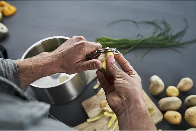 ZWILLING Pro Swivel Peeler
