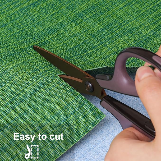 Myir JUN Placemats Set of 4, Vinyl Woven Placemats Place Mats Indoor Set of 4 Washable Table Mats Non-Slip Place mats for Dining Table (Dark Green, Set of 4)
