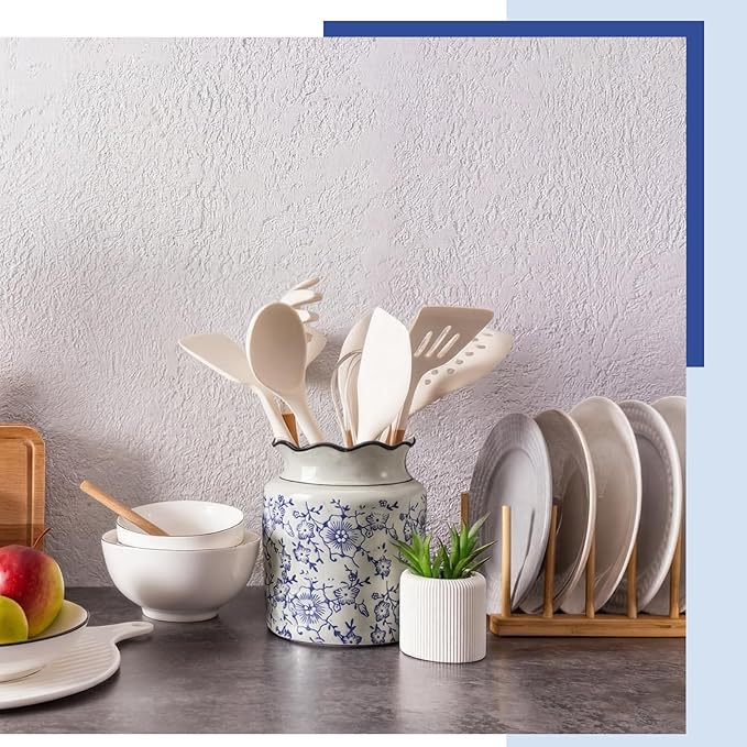 LemonRoad Chinoiserie Floral Ceramic Utensil Holder Blue and White Floral Cooking Utensil Crock with Scalloped Edge Vintage Chinese Style Organizer Vase Decor for Kitchen Countertop Housewarming Gift