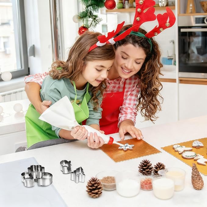 Christmas Cookie Cutter Set - 22Pcs Mini Cookie Cutters Variety Pack with Dough Scraper, Stainless Steel Cookie Mold for Biscuits, Fondant, Sandwiches and Pancakes