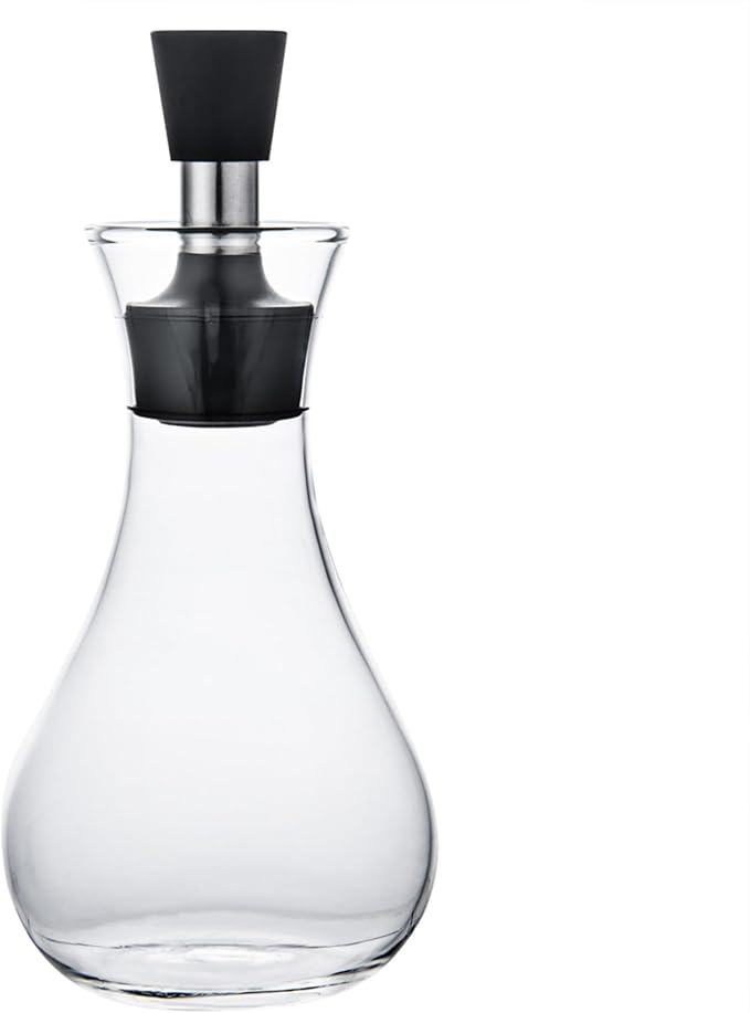Restaurantware-Forma Professional 4 x 4 x 6 Inch Glass Oil Drizzler, 1 Borosilicate Glass Bottle Oil Dispenser - 8-Ounce Capacity, Stainless Steel Spout, Olive Dispenser, Silicone Cap, For Oils