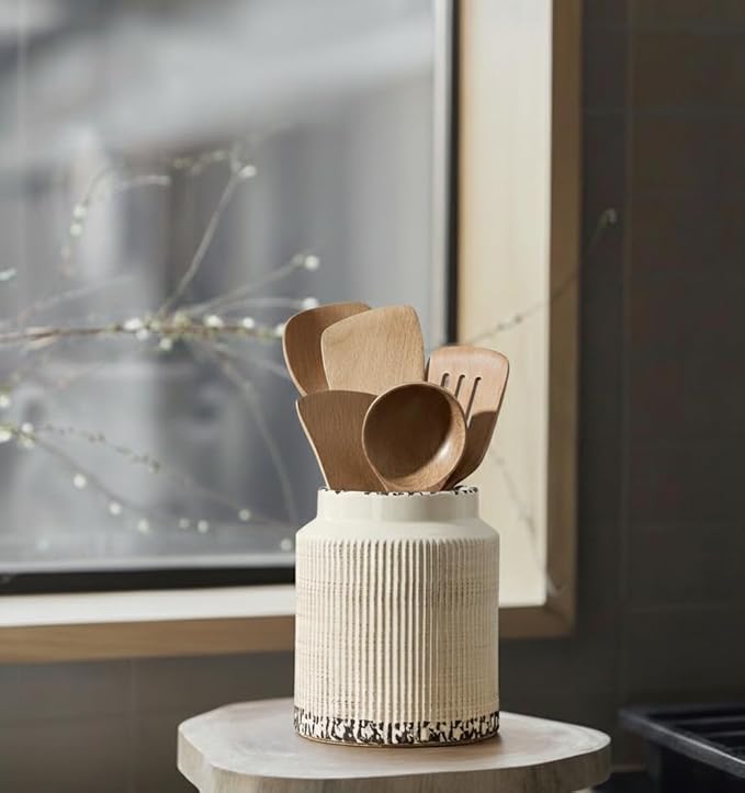 JIEMEI HOME Kitchen Utensil Holder, 6.77" Ceramic Farmhouse Stable Utensil Crock for Countertop, Vintage Style Cooking Tool Organizer with Cork Mat, Spatula Holder For Kitchen Decor, Antique Beige