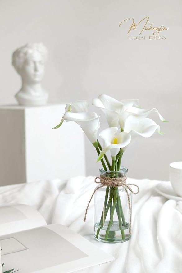 Muhanjia Artificial Flowers Calla Lily in Glass Vase with Faux Water,7Pcs Artificial Flower Real Touch Latex Flowers for Centerpiece Table Decorations Counter Decor(White Calla Lily)