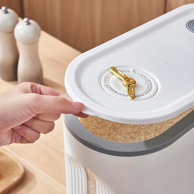 Sooyee 11Lbs Rice Dispenser, Rice Container with Lid, Measuring Cylinder, Moisture Proof Household Food Dispenser for Rice, Grains, Legumes and Corn
