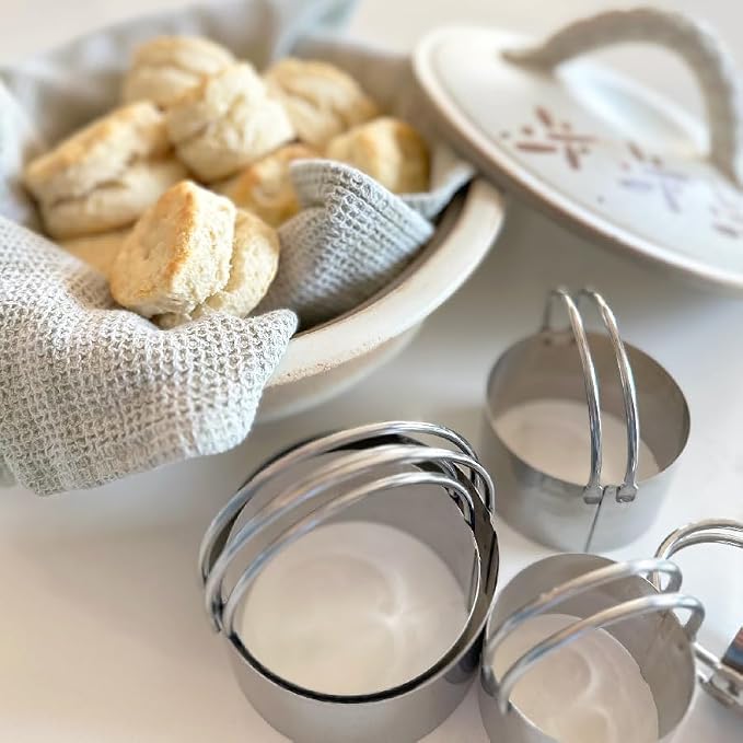 R&M International Stainless Steel 3-1/4" Round Fluted Biscuit Cutter with Handle, 1-Piece