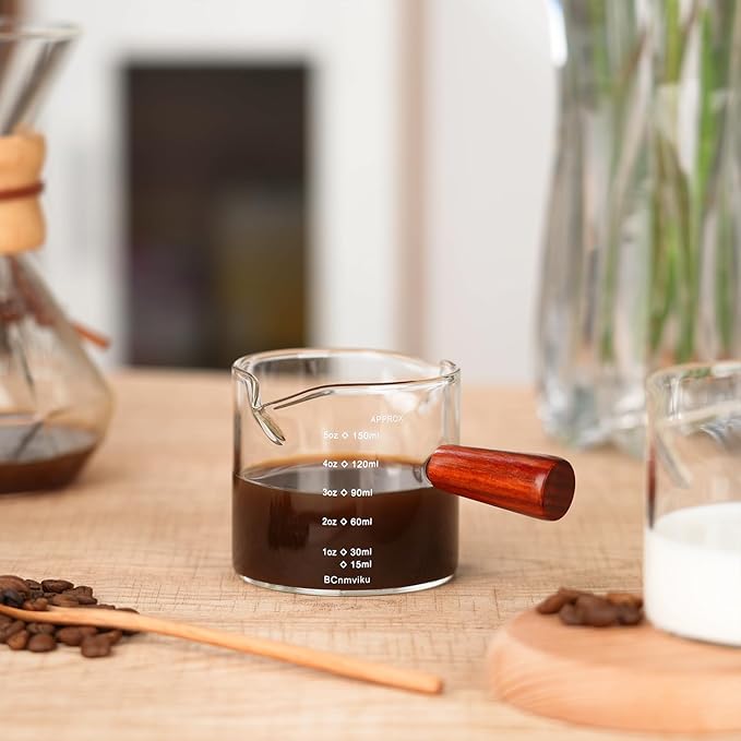 BCnmviku Double Spouts 150ML /5OZ Measuring Triple Pitcher Milk Cup with Wood Handle Espresso Shot Glasses Parts Clear Glass (1)