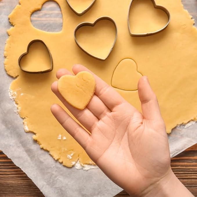 YomiFamily Heart Cookie Cutter Set, 10 Pieces, Stainless Steel Heart Shaped Mold Fondant Pastry Biscuit Fruit Vegetable Cutters for Baking