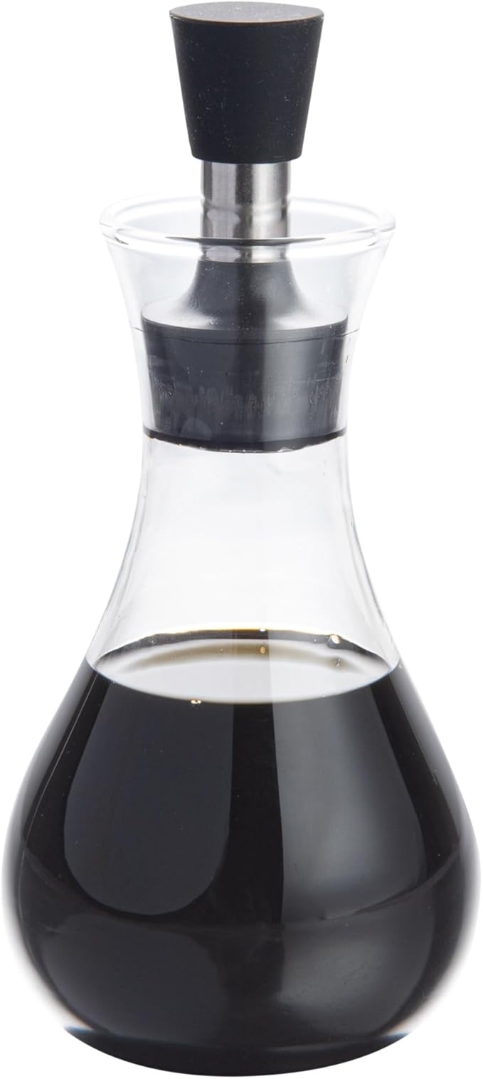 Restaurantware-Forma Professional 4 x 4 x 6 Inch Glass Oil Drizzler, 1 Borosilicate Glass Bottle Oil Dispenser - 8-Ounce Capacity, Stainless Steel Spout, Olive Dispenser, Silicone Cap, For Oils