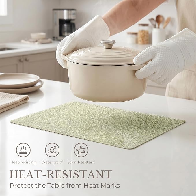 Romanstile Vinyl Placemats Set of 6-12 X 17 Inch - Faux Leather 100% Waterproof Wipeable Anti Slip Place Mats, Heat Resistant Reversible PU Table Mats for Kitchen Dining Party Outdoor, Grass Green