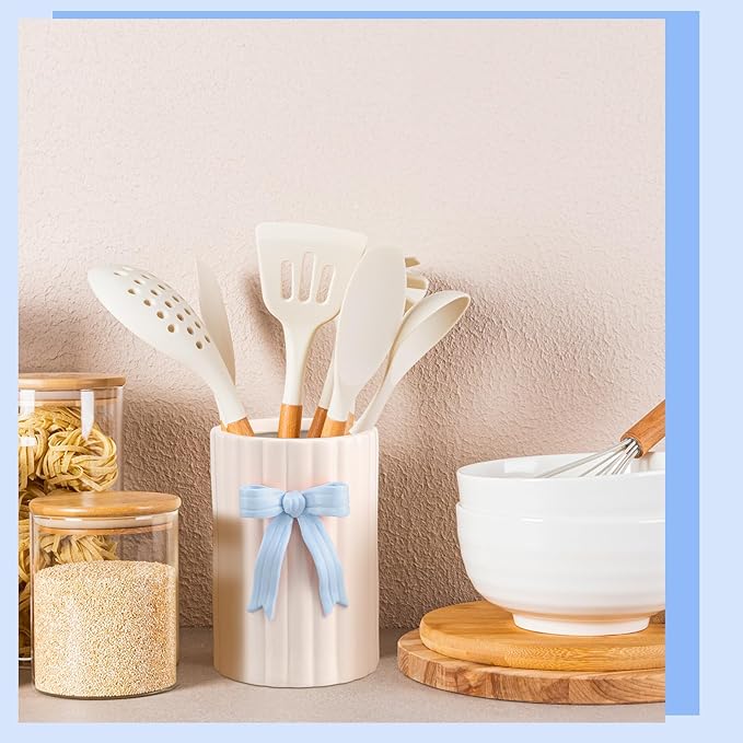 LemonRoad Blue Bow Ceramic Utensil Holder 3D Coquette Handmade Pink Kitchen Decor Gifts Cooking Utensil Crock with Scalloped Preppy Caddy Pen Holder Vase Graduation Gift for College Students