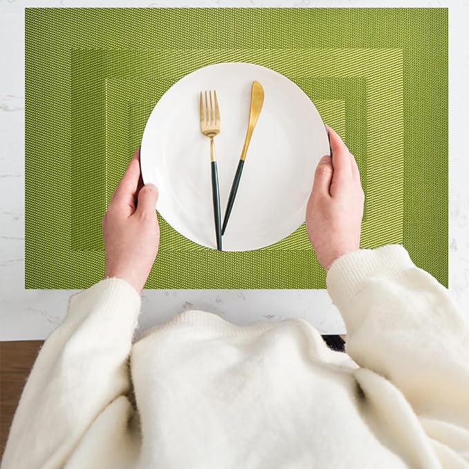 PIGCHCY Placemats Washable Woven Vinyl Durable Placemats for Dining Table,Easy to Clean Plastic Placemats Set of 6 (18 x 12 inches, Lime Green)