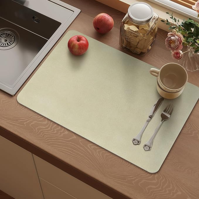 Vinyl Placemats Set of 4-12x17 Inch - Heat Resistant Washable Place Mats Waterproof Non-Slip Wipeable Table Mats for Dining Table Decor, Indoor/Outdoor Plastic Mat