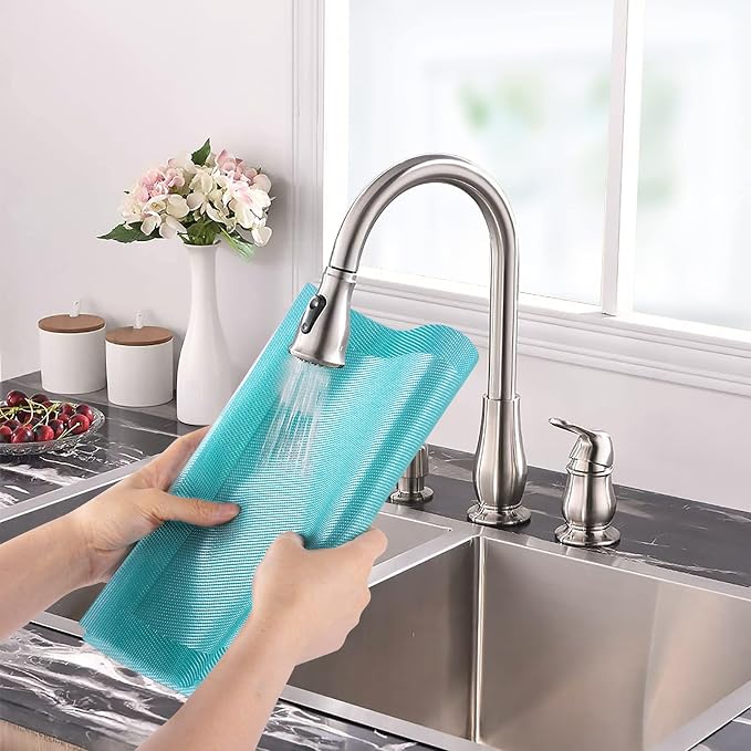 Aofmee Placemats, Placemats Set of 6, Heat Resistant Place Mats, Washable PVC Table Mats, Woven Vinyl Plastic Placemats for Dining Table, Non-Slip Stain Resistant Kitchen Table Placemats Easy to Clean