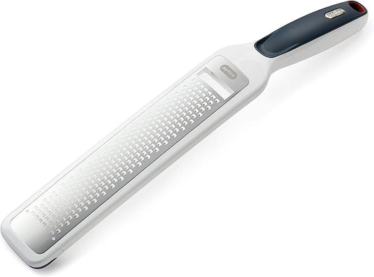 Zyliss E900033 Rasp Grater With Handle, Stainless Steel/Plastic, White, Grating Cheese/Garlic/Lemon Zester/Nutmeg/Parmesan/Ginger/Vegetable/Carrot/Chocolate, Dishwasher Safe, 5 Year Guarantee