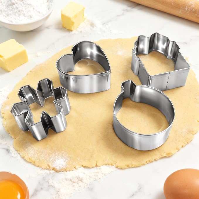 Christmas Cookie Cutter Set - 22Pcs Mini Cookie Cutters Variety Pack with Dough Scraper, Stainless Steel Cookie Mold for Biscuits, Fondant, Sandwiches and Pancakes