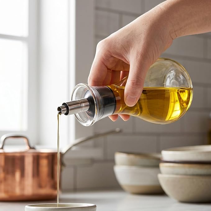 Restaurantware-Forma Professional 4 x 4 x 6 Inch Glass Oil Drizzler, 1 Borosilicate Glass Bottle Oil Dispenser - 8-Ounce Capacity, Stainless Steel Spout, Olive Dispenser, Silicone Cap, For Oils