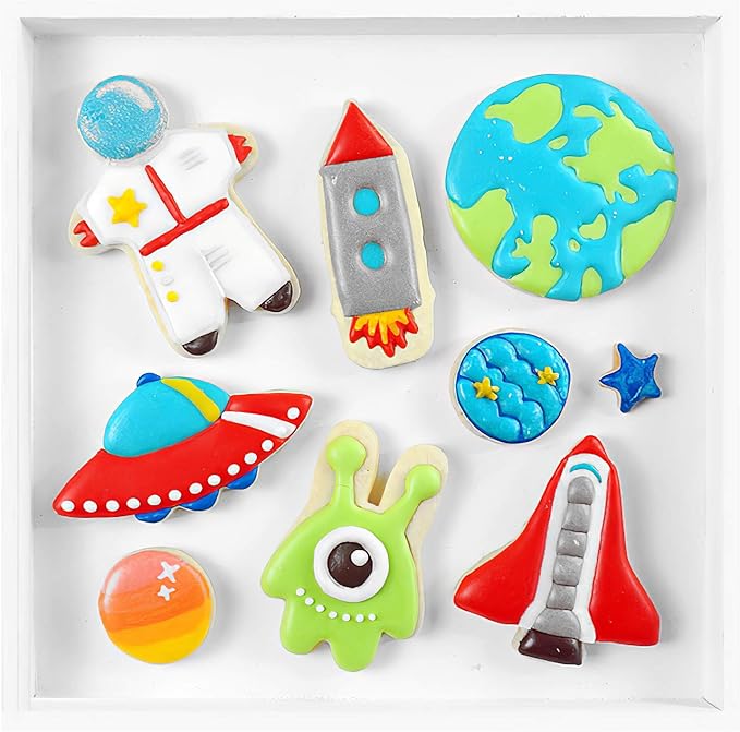 HENGYID Animal Cookie Cutter Set - 9 PCS Stainless Steel Shaped Cookie Candy Food Cutters Molds for DIY, Kitchen, Baking, Cake, Holiday Celebration, Kids Animal Themed Birthday Party (Space)