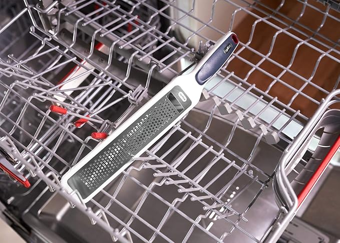 Zyliss E900033 Rasp Grater With Handle, Stainless Steel/Plastic, White, Grating Cheese/Garlic/Lemon Zester/Nutmeg/Parmesan/Ginger/Vegetable/Carrot/Chocolate, Dishwasher Safe, 5 Year Guarantee