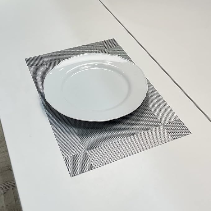Placemat Set of 4,Vinyl/Plastic Woven Place mats, Washable Durable Heat-Resistant Non-Slip Table Mats, Wipeable Placemats for Kitchen Dining Tables, Indoor/Outdoor Use (Silver Gray, 4)