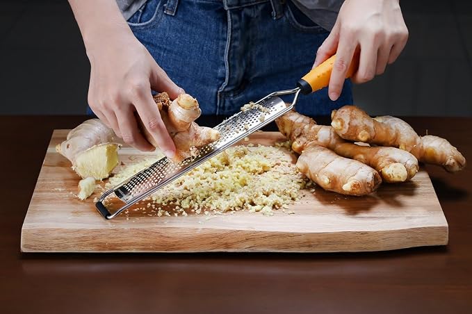 Deiss PRO Lemon Zester & Heavy Duty Cheese Grater & Vegetable Grater - Parmesan Cheese Lemon, Garlic, Nutmeg, Chocolate, Fruits, Vegetables, Ginger Grater - Cheese Shredder & Stainless Steel Grater