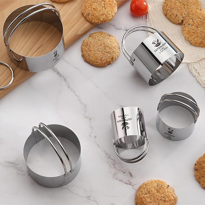 Cookie Cutters (5 Pieces/Set),Round Biscuit Cutter Set with Handle and Big Ring, Professional Baking Dough Cutter Tools for Cakes, Sandwiches, Donuts, Dumplings