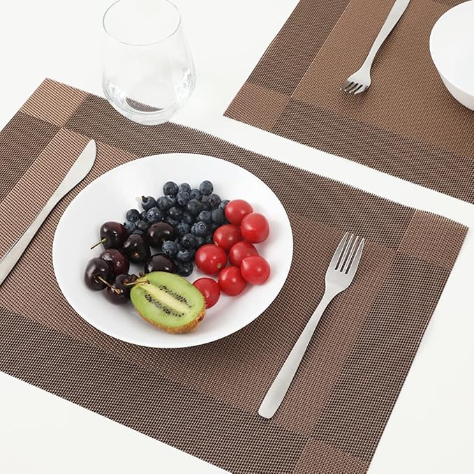 Placemats, Washable PVC Table Mats, Woven Vinyl Placemat for Dining Table Place Mats Set (6 Placemats and 1 Table Runner, Brown)