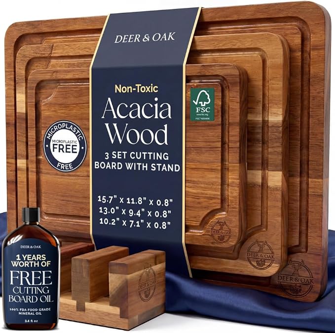 Pre-Oiled, Non Toxic 3-Piece Acacia Cutting Board Set with Stand, FSC Certified Wooden Chopping Boards, Includes 3.4 fl oz Chopping Board Oil, 3 Wood Carving Boards for Home, BBQ Kitchen, Deer & Oak