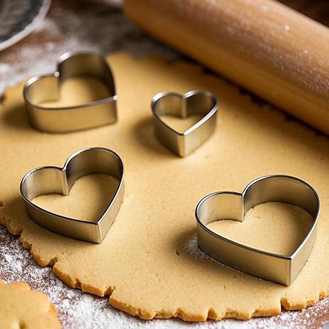 5-Piece Heart Cookie Cutter Set | Stainless Steel Baking Tools for Biscuit, Donut, Pastry & Fondant | Valentine's Day Baking Kit with Cookie Mold for Family Cooking & Kids Crafts (Heart Shape)