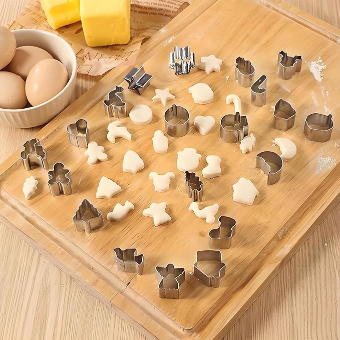 24 Pcs Christmas Cookie Cutter Set, Christmas Tree, Snowflake, Snowman, Gingerbread Man, Gingerbread Girl, Mitten & More Shapes