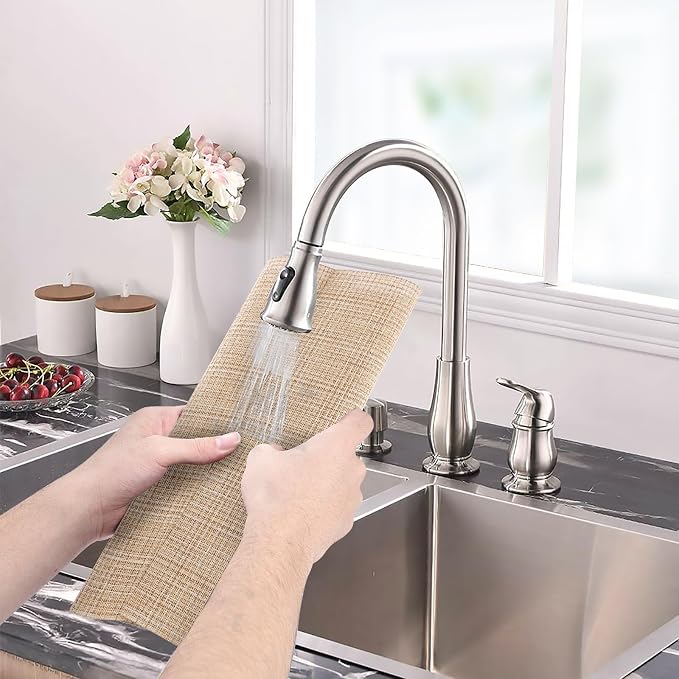 Aofmee Placemats, Placemats Set of 6, Heat Resistant Place Mats, Washable PVC Table Mats, Woven Vinyl Plastic Placemats for Dining Table, Non-Slip Stain Resistant Kitchen Table Placemats Easy to Clean