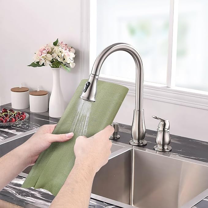 Aofmee Placemats Set of 6, Washable PVC Place Mats, Heat Resistant Non-Slip Table Mats, Woven Vinyl Plastic Placemats for Dining Table Decor, Stain Resistant Kitchen Table Placemats, Easy to Clean