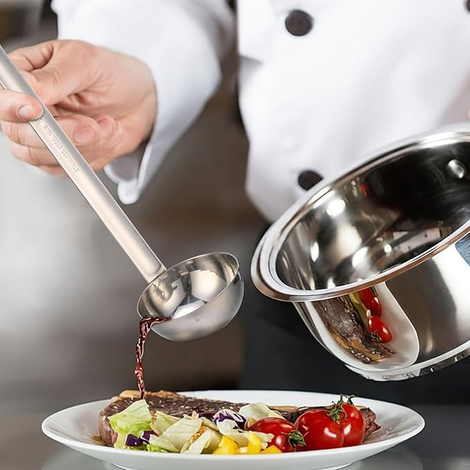 meekoo 1 Pieces Stainless Steel Ladle Soup Handle Ladle with Pouring Rim for Kitchen Cooking Soup Sauce (3 oz)