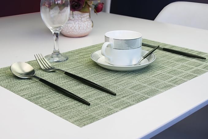 PIGCHCY Countryside Placemats Set of 4 Woven Heat Resistant Placemats Washable Easy to Clean Table Mats for Dining Room and Decor (Pear Green)