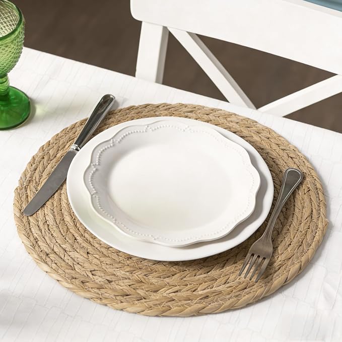 comfoyar Round Water Hyacinth Woven Placemats Set of 12, 13Inch Boho Natural Hand Braided Place Mats, Heat Resistant Rustic Wicker Rattan Table Mats for Dining Table Farmhouse Decoration
