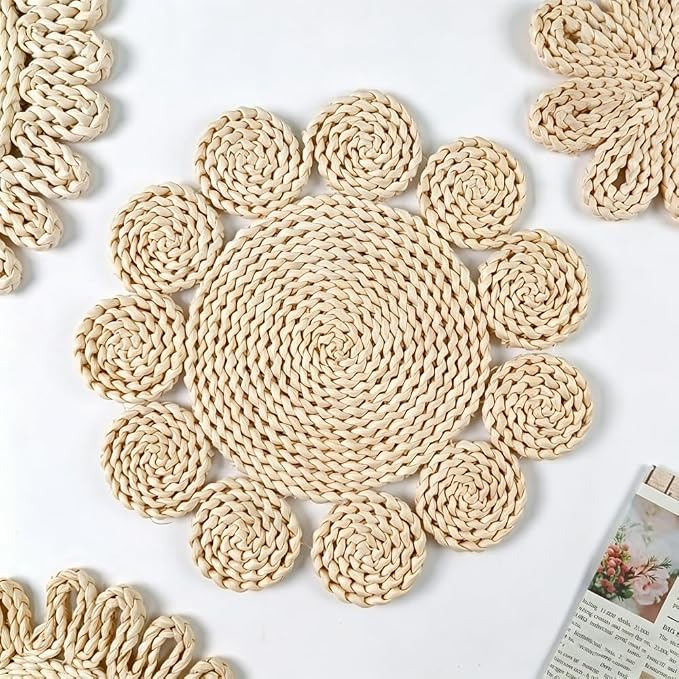 IcosaMro 13.8" Boho Placemats Set of 6 Round Woven Placemats Natural Table Place Mats for Dinning Table Indoor & Outdoor Wicker Wicker Charger Plates for Wedding Christmas Thanksgiving Events