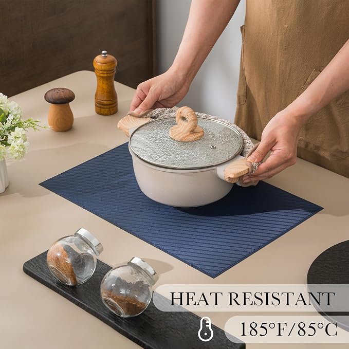 BACKTOEDEN Placemats Set of 6 Heat Resistant Washable Wipeable Placemat Woven Non-Slip Foldable Vinyl/Plastic Place Mats Indoor/Outdoor Mat Kitchen Dining Table Pad, Royal Blue Twill