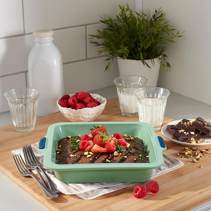 Starfrit 8” Square Cake Pan with Integrated Metal Frame - No Tray Needed - Easy Unmolding - LFGB Premium Silicone