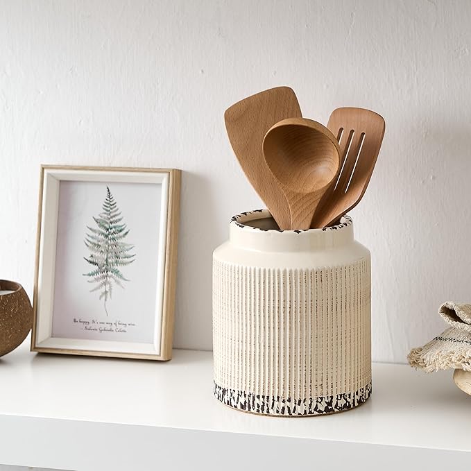 JIEMEI HOME Kitchen Utensil Holder, 6.77" Ceramic Farmhouse Stable Utensil Crock for Countertop, Vintage Style Cooking Tool Organizer with Cork Mat, Spatula Holder For Kitchen Decor, Antique Beige