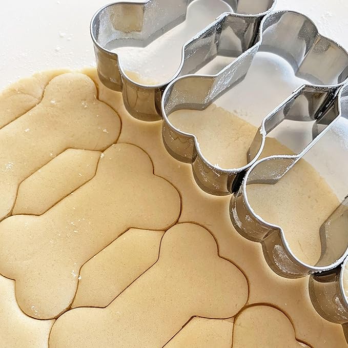 R&M 4-in-1 Dog Bone Cookie Cutter. Cut 4 Cookies at once, Stainless Steel