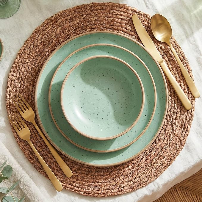 Laquedecraft 13.8" Set of 10 Round Brown Seagrass Placemats | Boho Woven Rattan Table Mats | Farmhouse Wicker Spring Corn Husk Plate Chargers (Brown)
