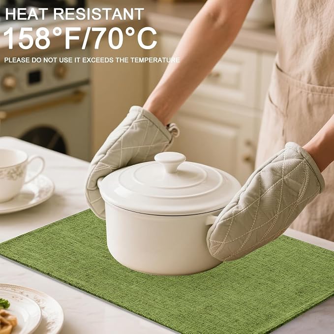 Homaxy Cloths Placemats for Dining Table Set of 4, Heat Resistant Washable Cotton Linen Blend Table Mats, Easy to Clean Place Mats for Indoor Outdoor Party Kitchen Decoration, 13" x 19", Grass Green