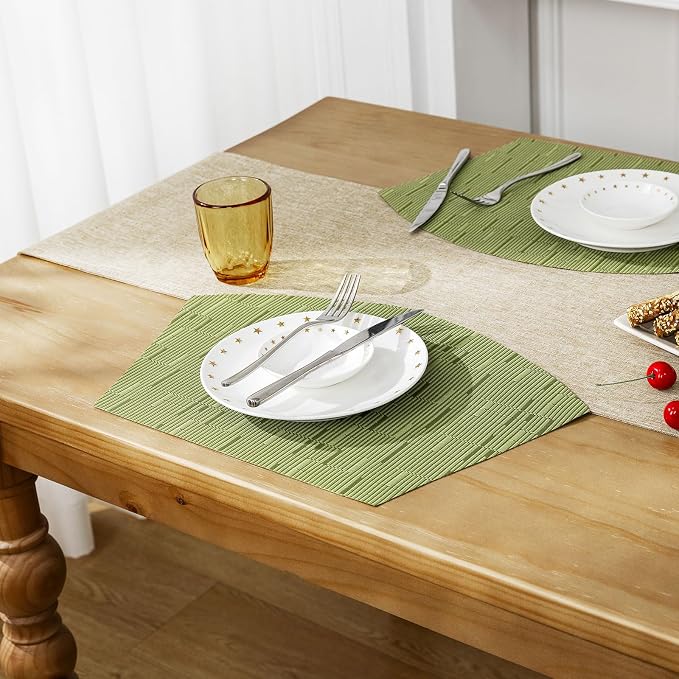 SHACOS Round Table Placemats Set of 7 Wedge Placemat with Centerpiece Round Mat Heat Resistant Table Mats Wipe Clean (7, Green)