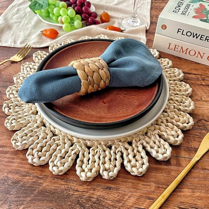 IcosaMro 13.8" Boho Placemats Set of 6 Round Woven Placemats Natural Table Place Mats for Dinning Table Indoor & Outdoor Wicker Wicker Charger Plates for Wedding Christmas Thanksgiving Events