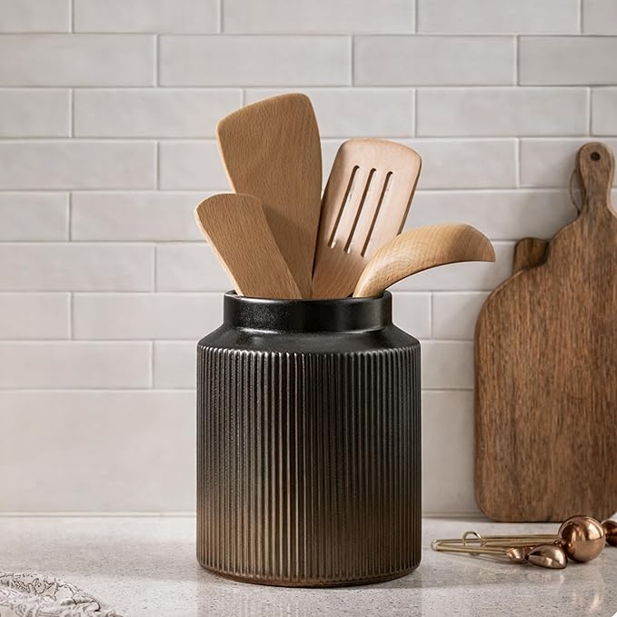 JIEMEI HOME Kitchen Utensil Holder, 6.77" Ceramic Farmhouse Stable Utensil Crock for Countertop, Vintage Style Cooking Tool Organizer with Cork Mat, Spatula Holder For Kitchen Decor, Black