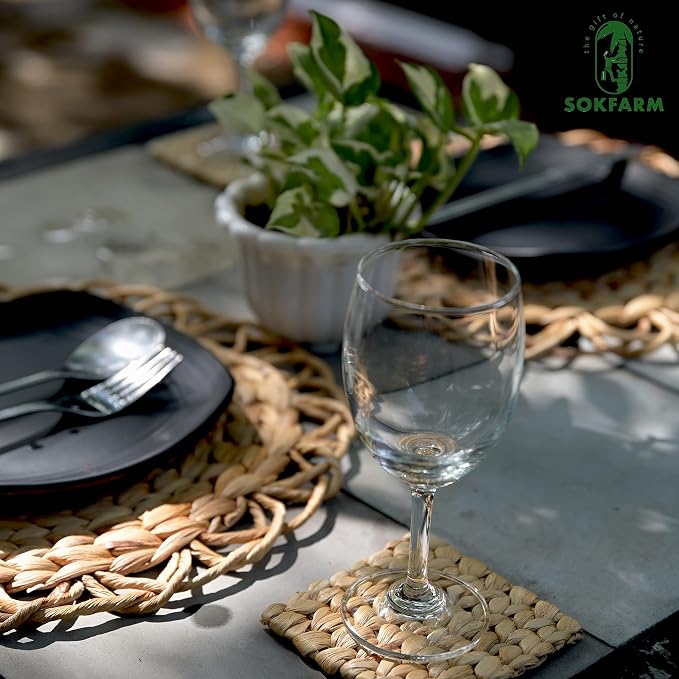Round Woven Placemats Set of 4, Water Hyacinth Round Placemats, Plate Chargers for Dinner Plates, Individuales para Mesa De Comedor, Thanksgiving Christmas Rattan Charger Plates 13.4 in