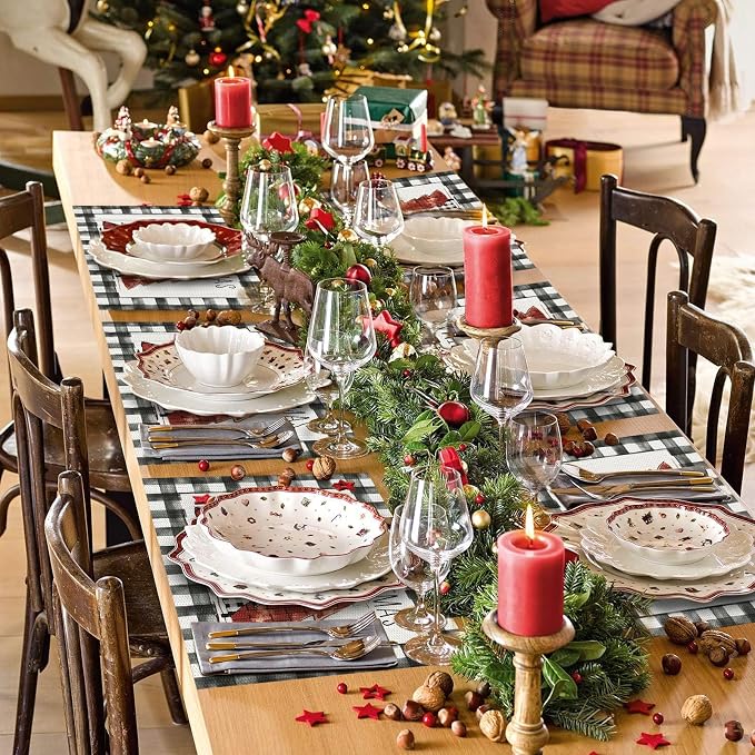 Aofmee Christmas Placemats Set of 6, Washable Christmas Place Mats for Kitchen Dining Table, Indoor/Outdoor Woven Vinyl Christmas Table Mats, Non-Slip Heat Resistant Holiday Placemats Easy to Clean