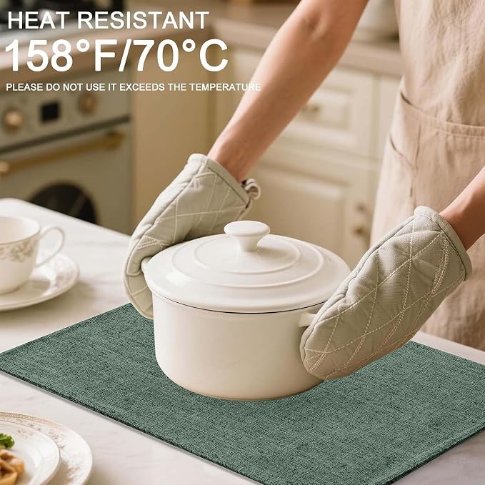 Homaxy Cloths Placemats for Dining Table Set of 4, Heat Resistant Washable Cotton Linen Blend Table Mats, Easy to Clean Place Mats for Indoor Outdoor Party Kitchen Decoration, 13" x 19", Green