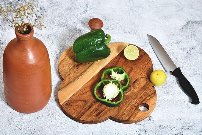 Treen Art Wooden Christmas Cutting Board for Kitchen Decor, 11"L x 11"W Four Round Leaf Acacia Wood Chopping Board with Hanging Hole, Serving Charcuterie Platter