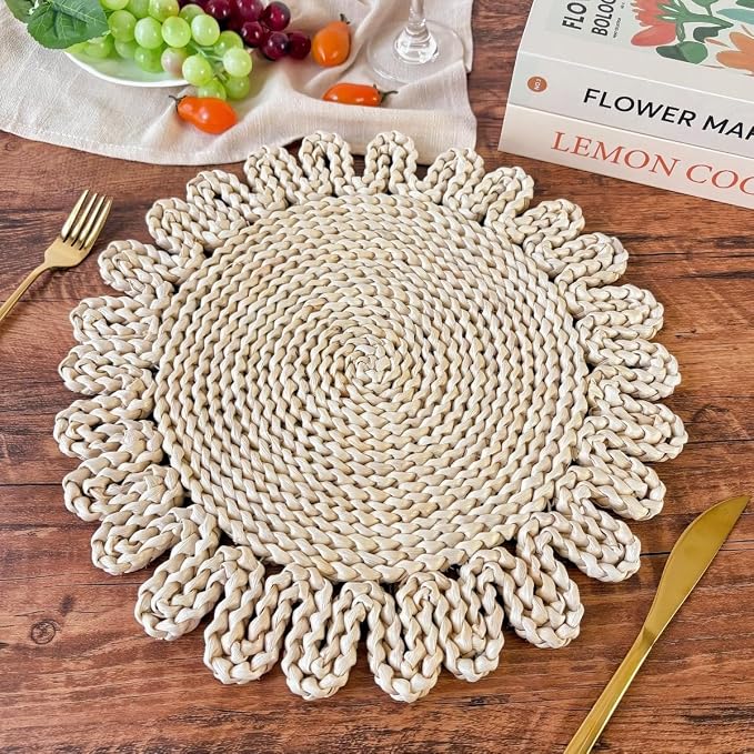IcosaMro 13.8" Boho Placemats Set of 6 Round Woven Placemats Natural Table Place Mats for Dinning Table Indoor & Outdoor Wicker Wicker Charger Plates for Wedding Christmas Thanksgiving Events