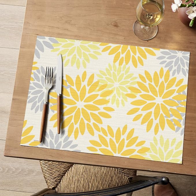 Artoid Mode Floral Plastic Placemats Set of 4, Washable Heat Resistant Non-Slip Plastic PVC Place Mats for Farmhouse Holiday Party Dining Decor
